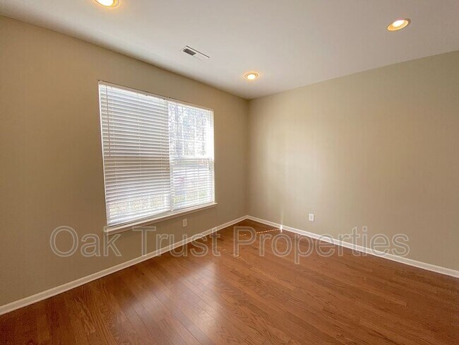 Building Photo - 8968 N Red Maple Cir