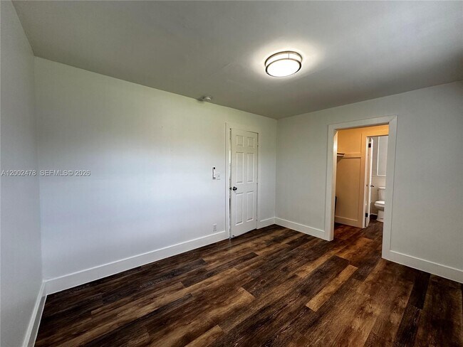 Building Photo - 2321 Madison St