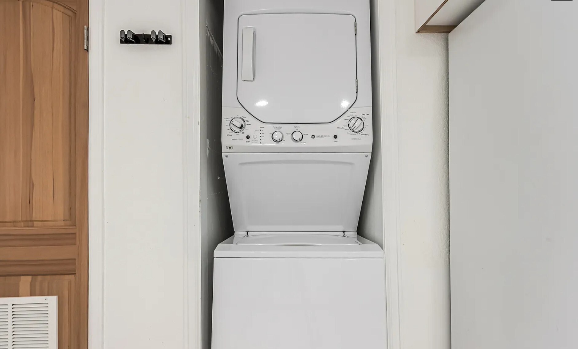 In unit laundry - 1173 Dayton St