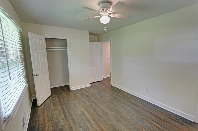 Building Photo - 4985 Crowe Dr SE