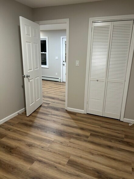 Building Photo - 28B Knapp Rd