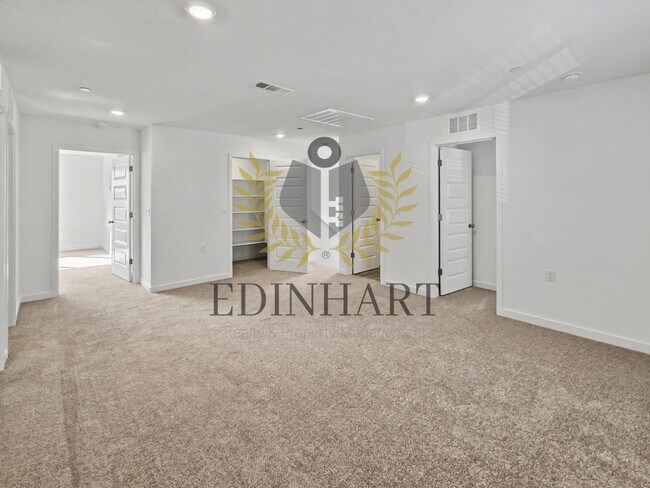 Building Photo - 1820 Klamath Rd S