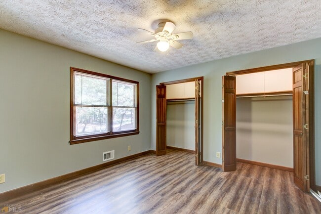 Building Photo - 130 Aspen Way