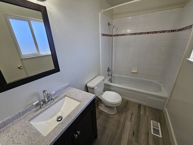 Building Photo - 3 Bedroom 2 Bath 2 Car Garage home in the ...