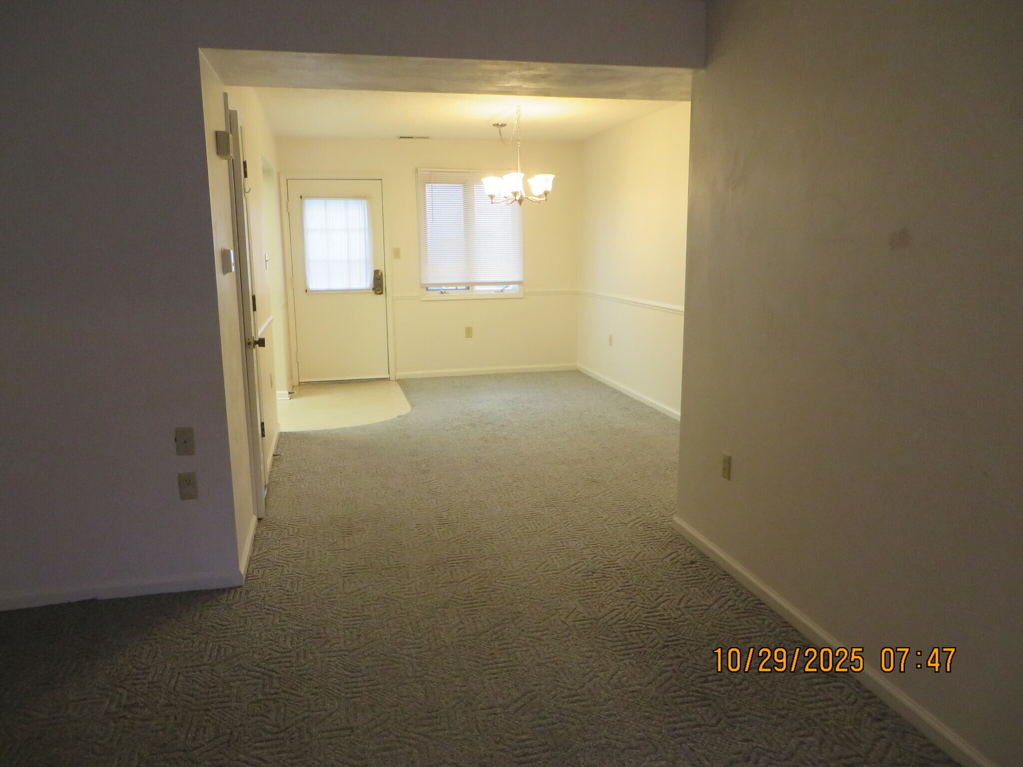 Building Photo - 2016 E 10th St