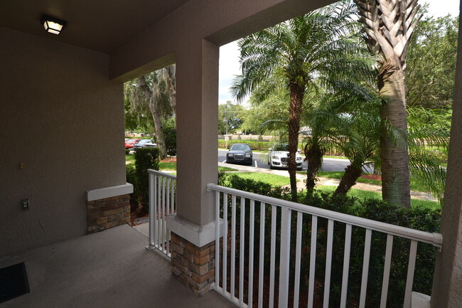 Building Photo - Gorgeous 4/3 Townhome in Oviedo ~ 2.5 Car ...