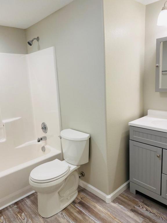 Building Photo - 3636 Vision Dr