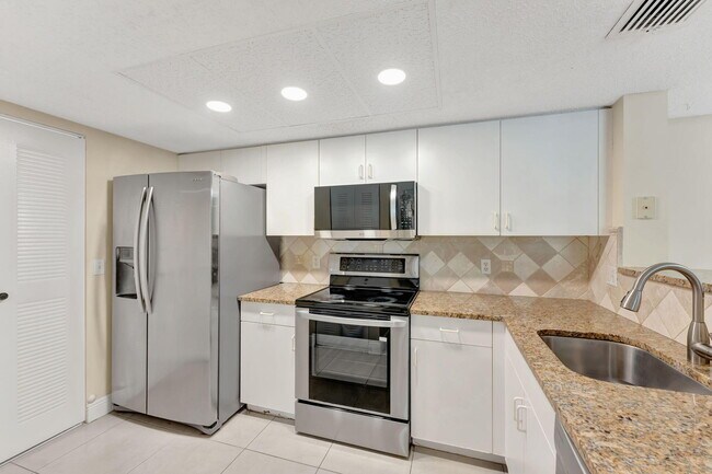 Building Photo - 5055 Wiles Rd