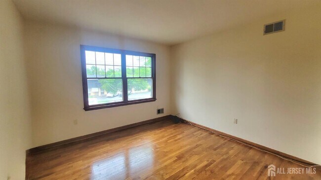 Building Photo - 505 Lincoln Blvd