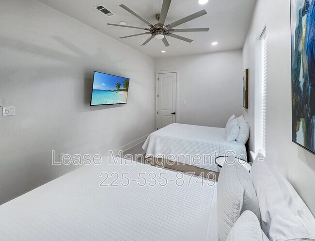 Building Photo - 1937 Iberville St