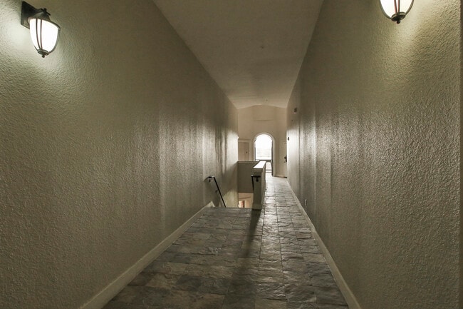 Building Photo - Villa Helena