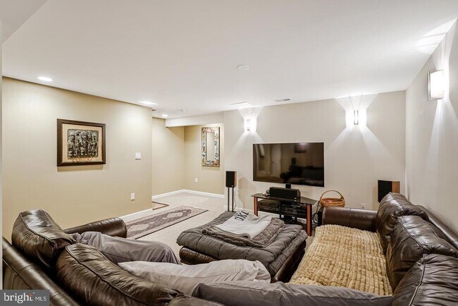 Building Photo - 12405 Willow Falls Dr