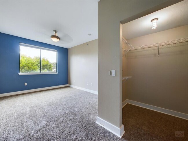Building Photo - 3016 Guadalupe St