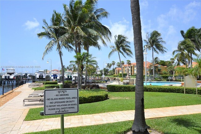 Building Photo - 160 Yacht Club Way