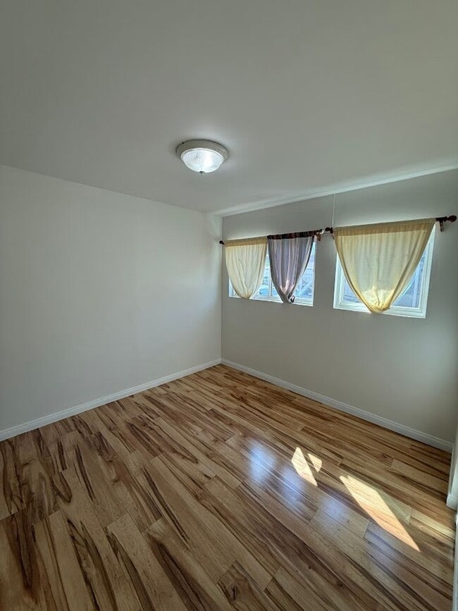 Building Photo - Beautiful 4 Bedroom, 2 Bathroom Arleta Hom...