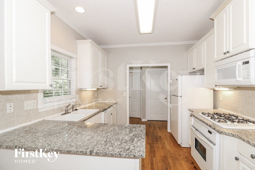 Building Photo - 1557 Grove Arbor Terrace