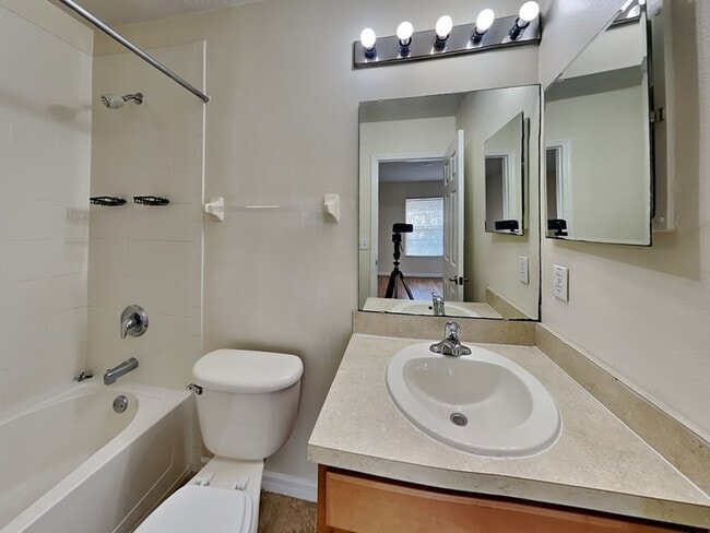 Building Photo - 3766 Collingwood Ln