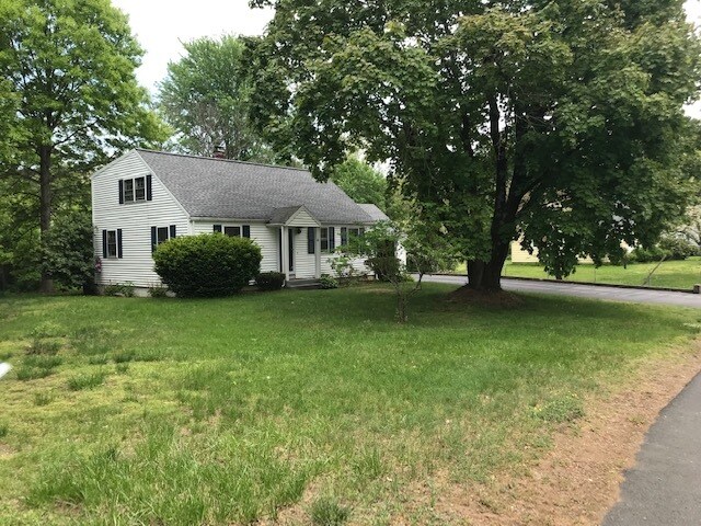 Building Photo - 15 Riverview Rd