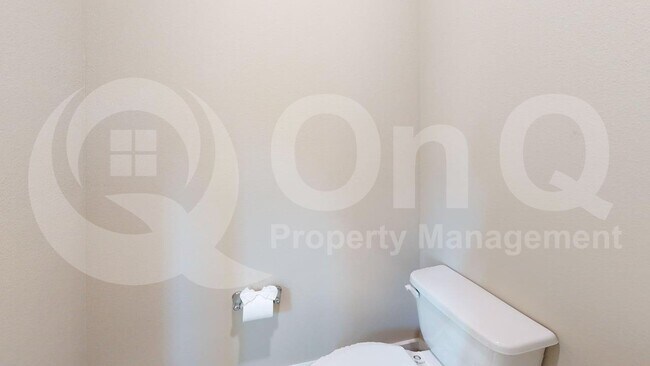 Building Photo - 714 Melody Hl Dr