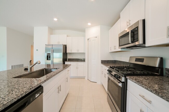 Building Photo - 4124 84th Ct E