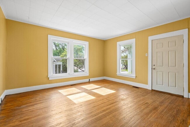 Building Photo - Home For Rent Near Historic Downtown Clark...