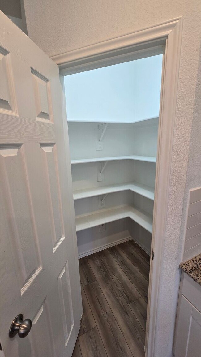 Building Photo - Move-In Special: $500 Off on 2nd Month’s R...
