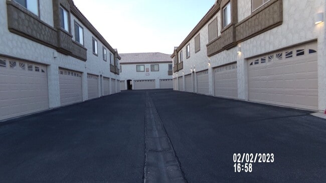 Building Photo - PUEBLO SANTA FE CONDO! FANTASTIC 2 BEDROOM...