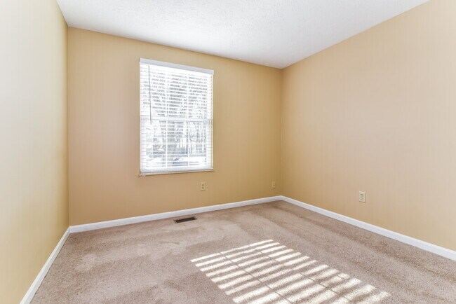 Building Photo - 7551 Rogers Dr