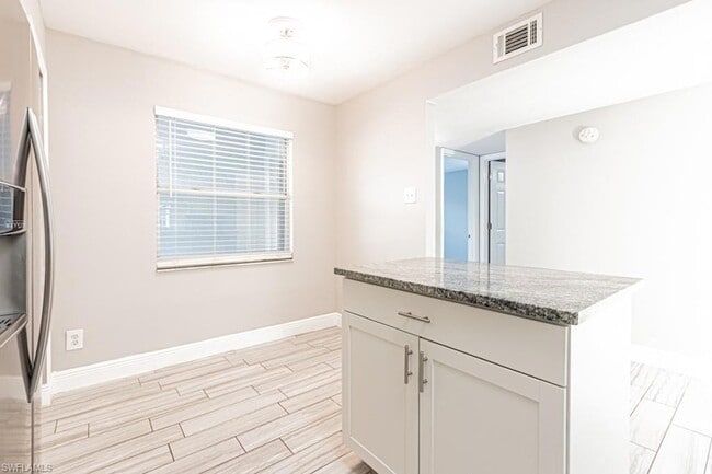 Building Photo - 1392 Churchill Cir