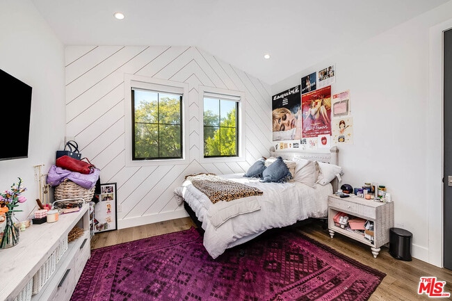 Building Photo - 4268 Colbath Ave