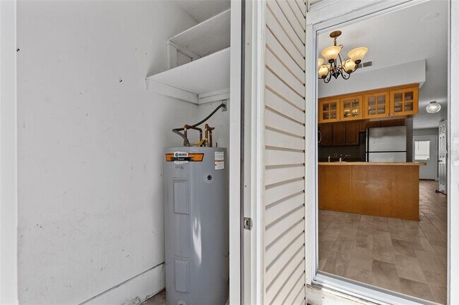 Building Photo - 5709 Dalden Dr