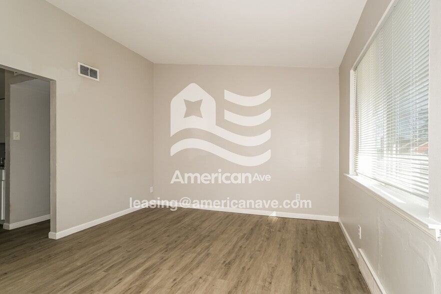 Building Photo - 10819 Kingbee Pl