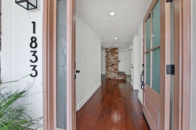 Building Photo - Beautiful Rehabbed Home In Mesa Verde with...