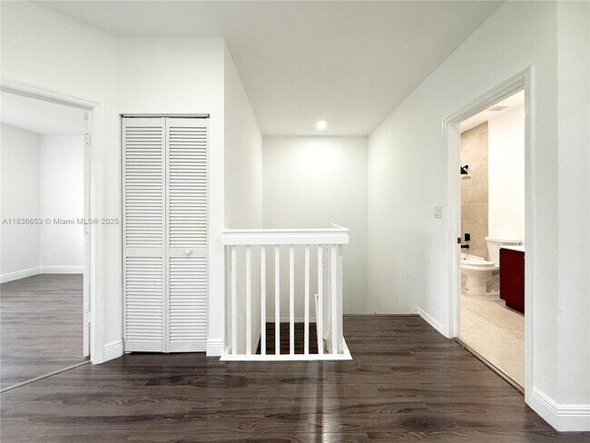 Building Photo - 16562 SW 71st Terrace