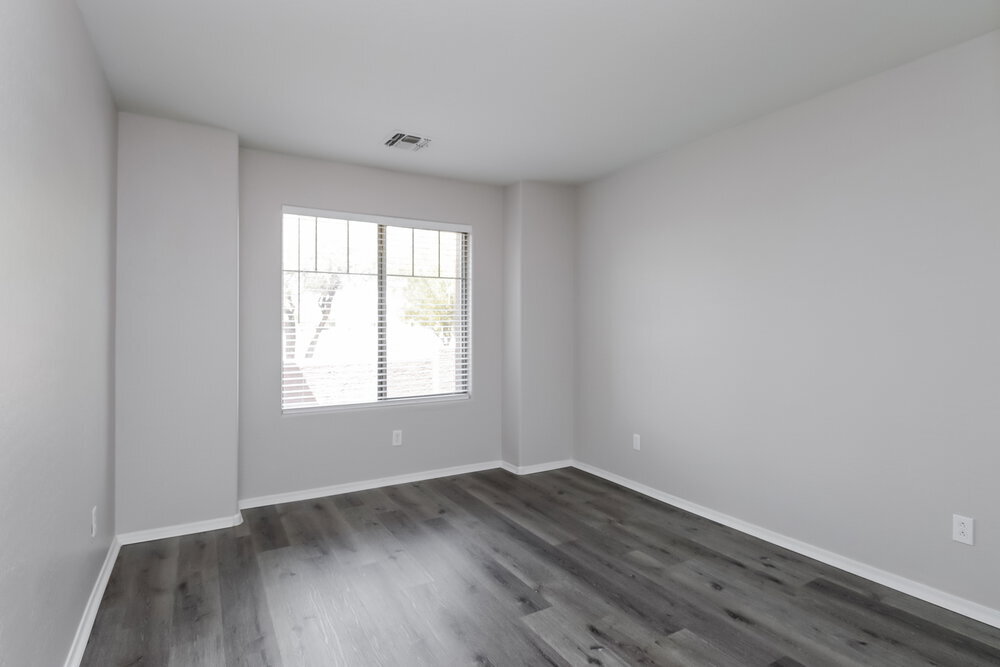 Building Photo - 5727 S 17th Ave