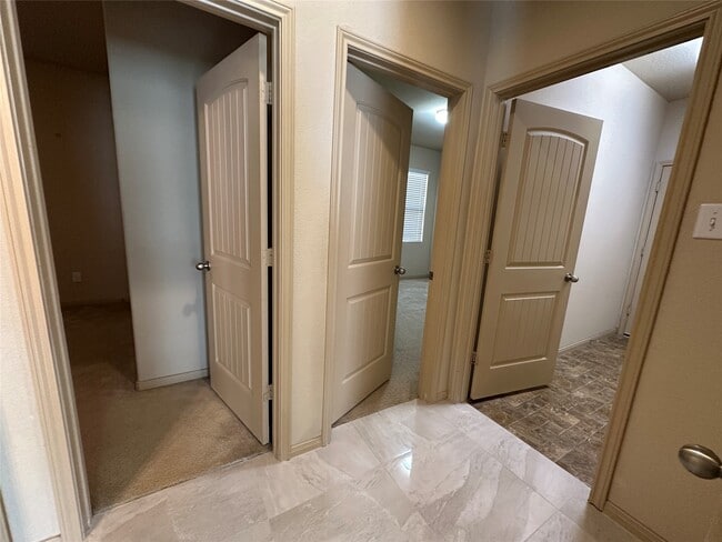 Building Photo - 5415 Sunfall Bend Ln