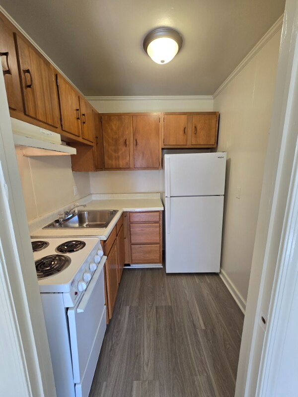 Building Photo - 6100 Strathmore Rd