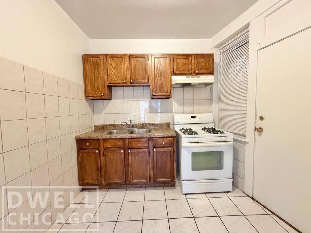 Building Photo - 2921 W George St