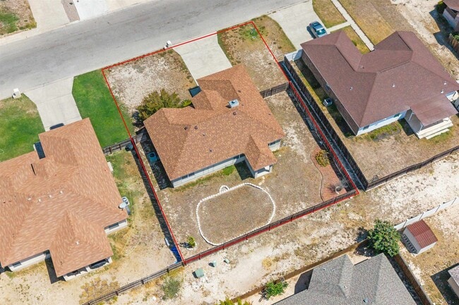 Building Photo - 208 Ramon Cardenas Dr
