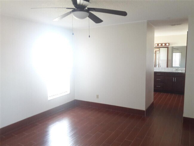 Building Photo - 3400 E Lakeshore Blvd