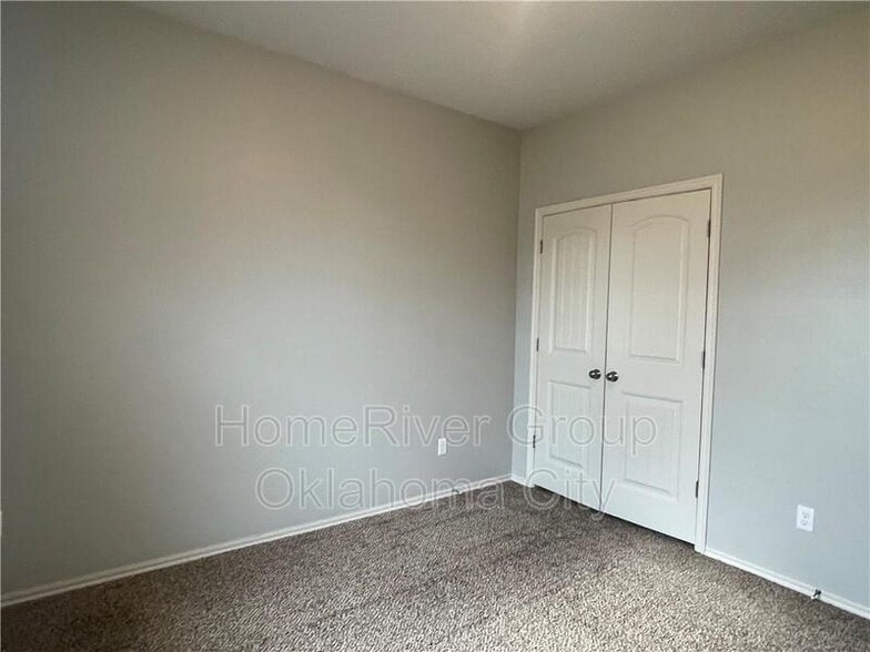 Building Photo - 2200 Mill Creek Way