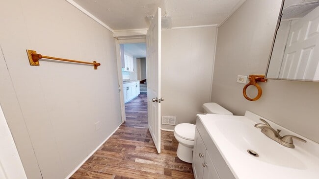 Building Photo - Huge 4 Bedroom Single Family House - almost 1500 SQ FT!