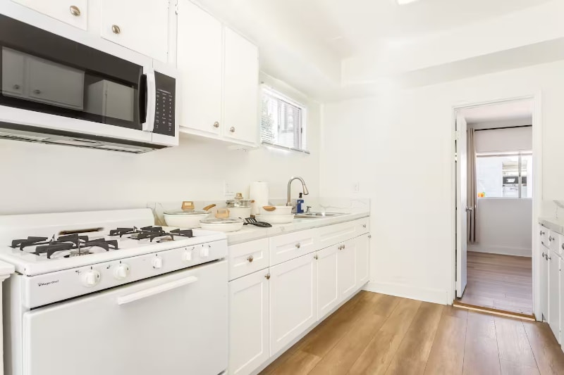 Building Photo - 735 Belmont Ave