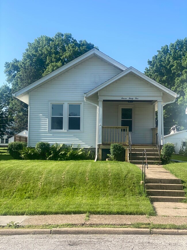 Building Photo - 1131 E Garfield St