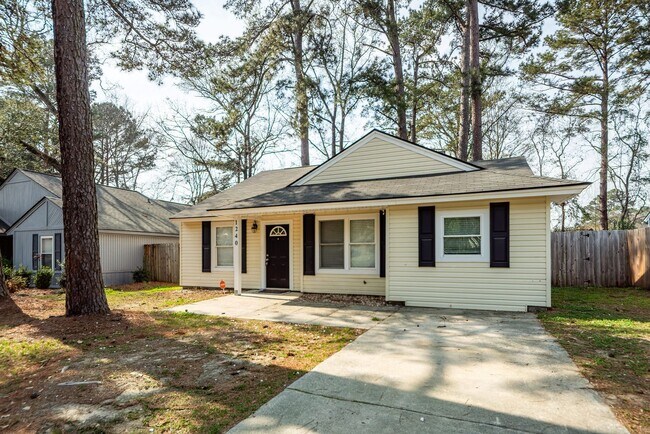Building Photo - 3 Bedroom, 2 bathroom home in Moss Point - Ladson