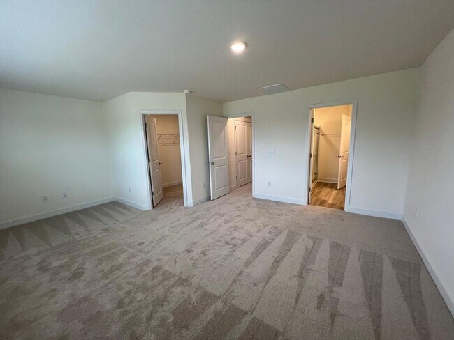 Building Photo - 53 Bluebottle St