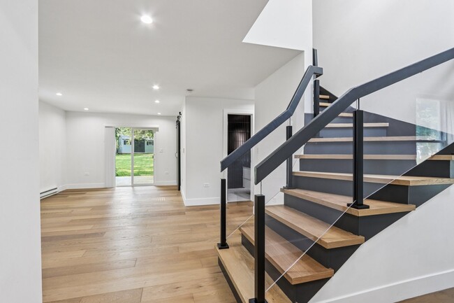 Building Photo - 732 Warrior Dr