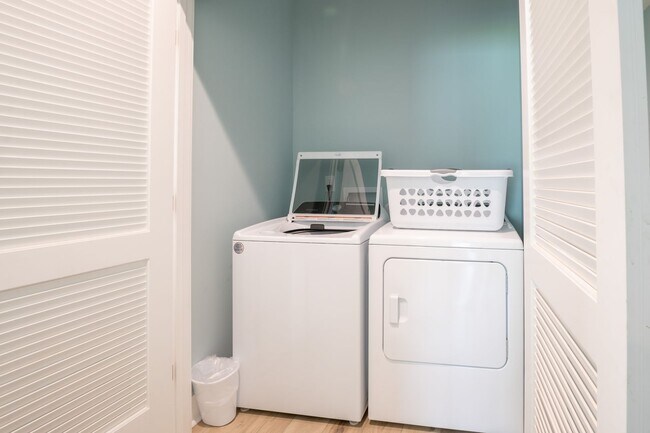 Building Photo - PLAN AND SECURE YOUR WINTER GETAWAY NOW