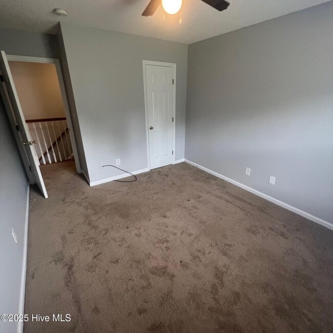 Building Photo - 2355 Vineyard Dr