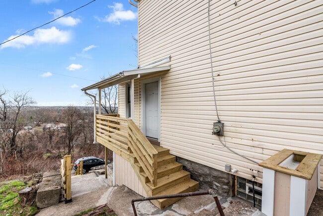 Building Photo - Stunning 3 bedroom home in Penn Hills available now!